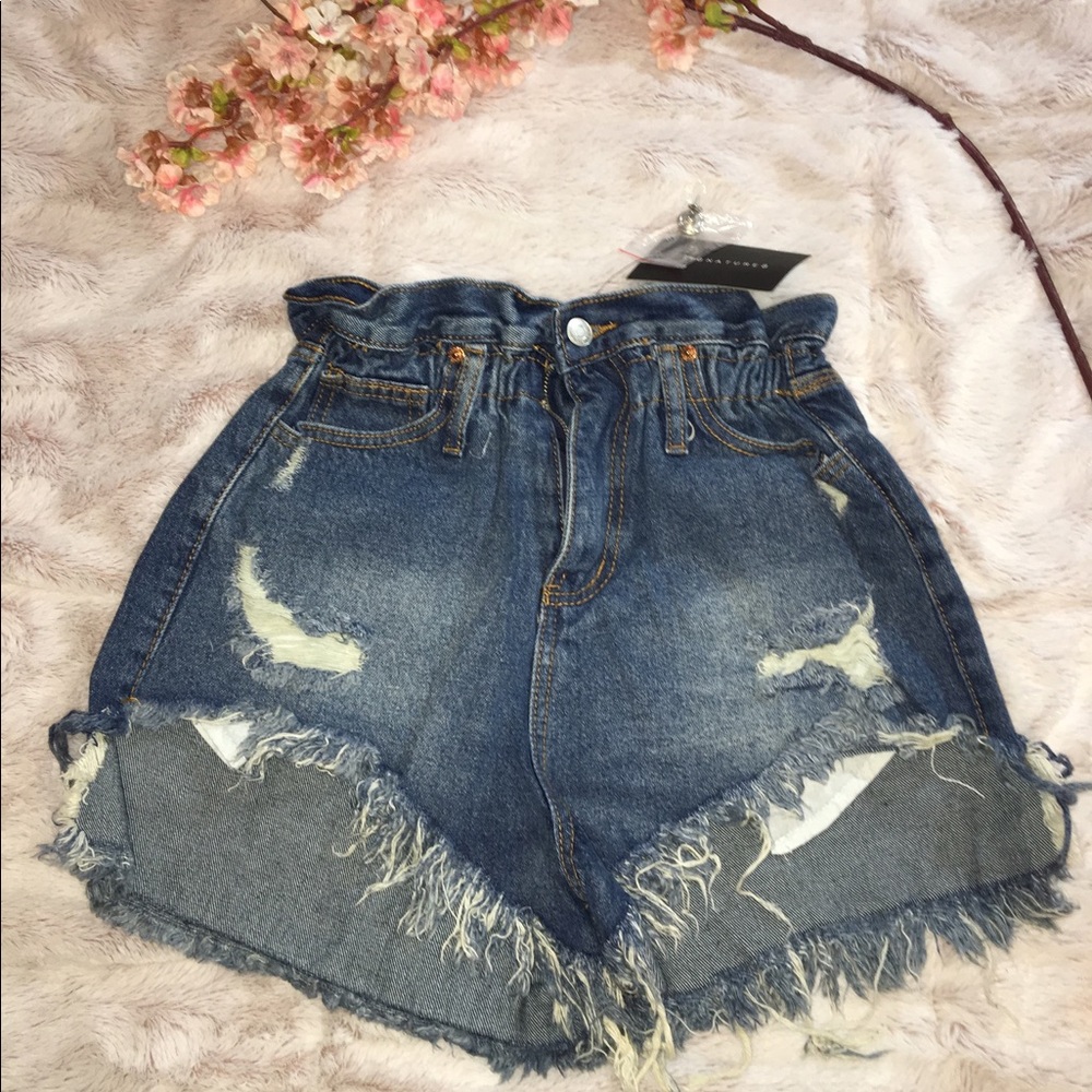 Fashion Nova Highwaist paper bag shorts